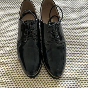 Mix No. 6 Black Leather Flats with Timeless Design